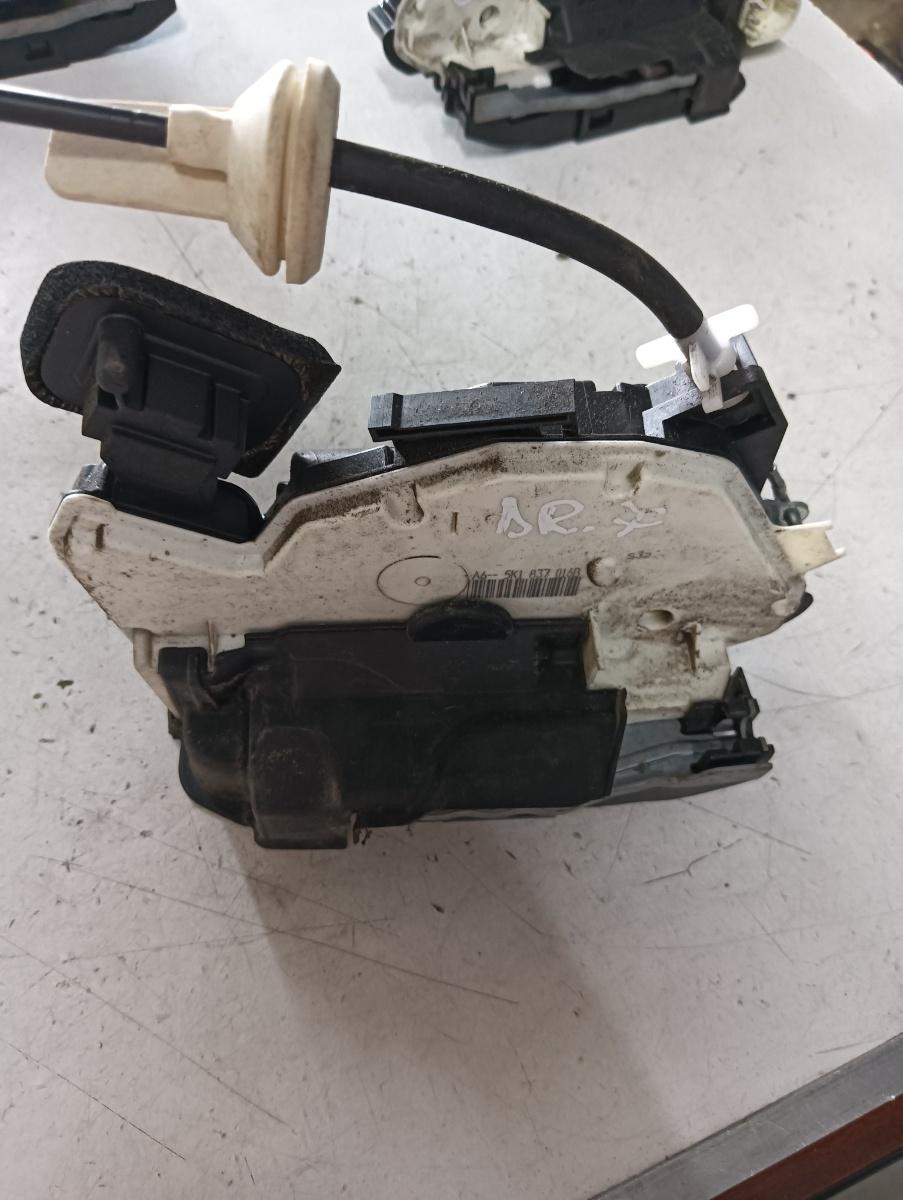 Broasca usa dreapta fata VOLKSWAGEN GOLF VI (5K1) [ 2008 - 2013 ] OEM 5k1837016b