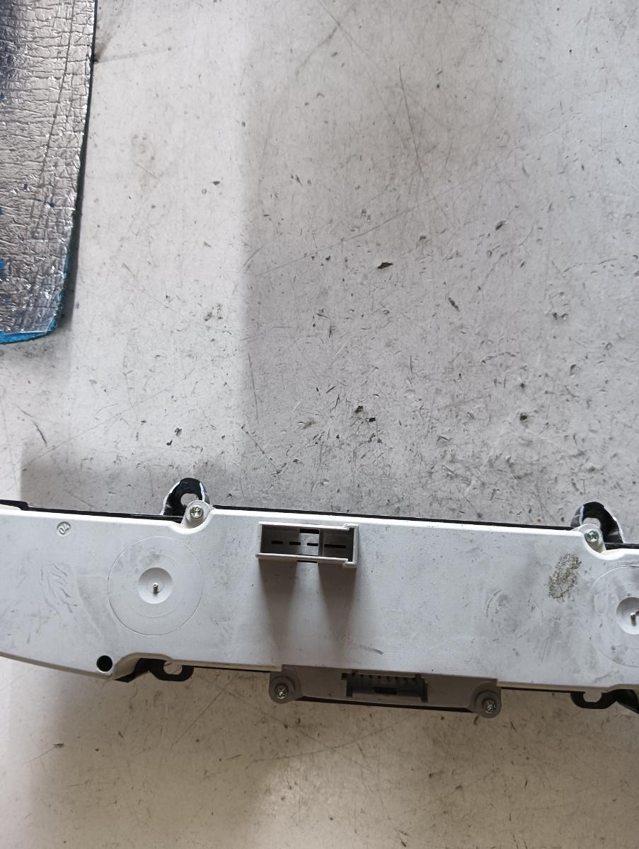Buton avarie VOLKSWAGEN CRAFTER 30-50 Box (2E_) [ 2006 - 2016 ] – foto 2