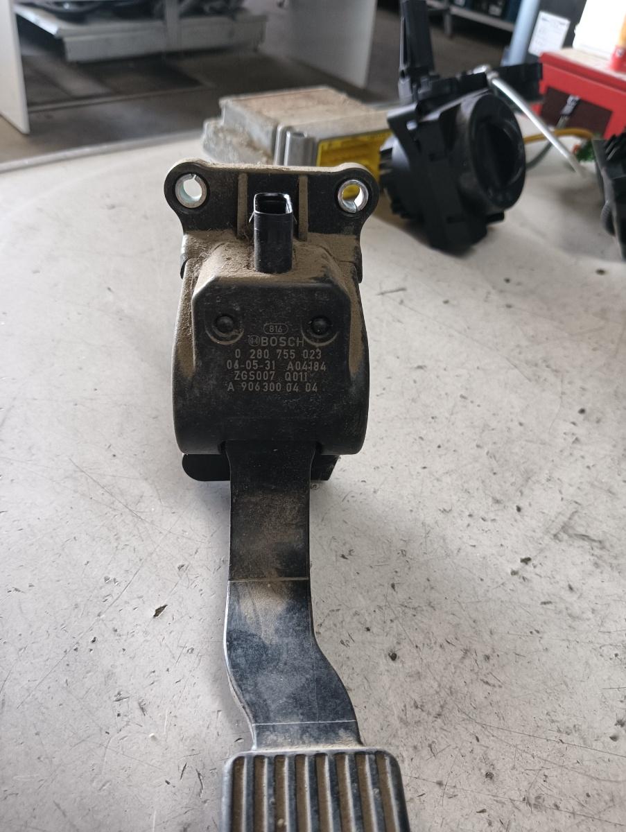 Pedala acceleratie VOLKSWAGEN CRAFTER 30-50 Box (2E_) [ 2006 - 2016 ] OEM 0280755023 – foto 2