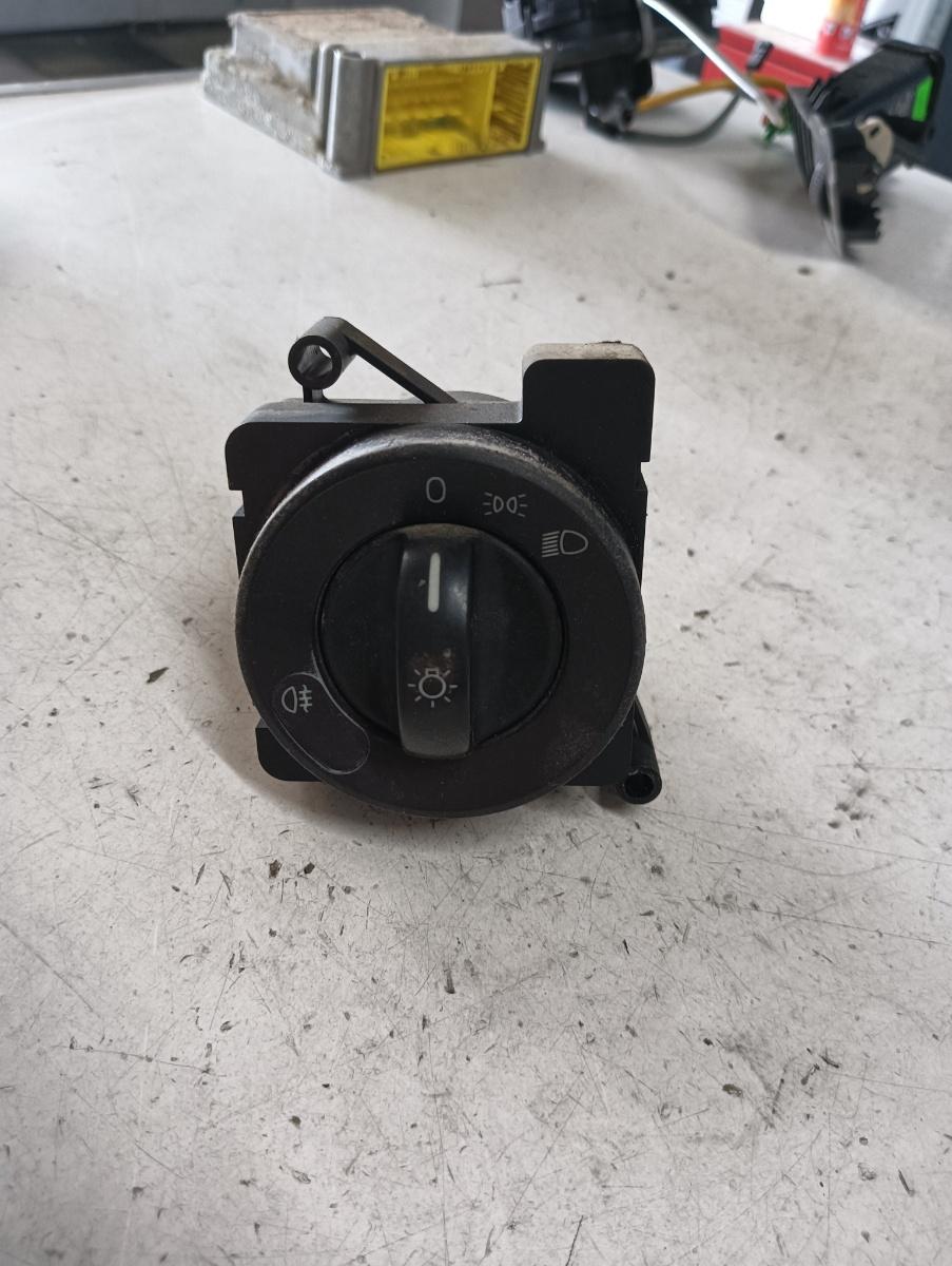 Bloc  lumini VOLKSWAGEN CRAFTER 30-50 Box (2E_) [ 2006 - 2016 ] OEM 9065450104
