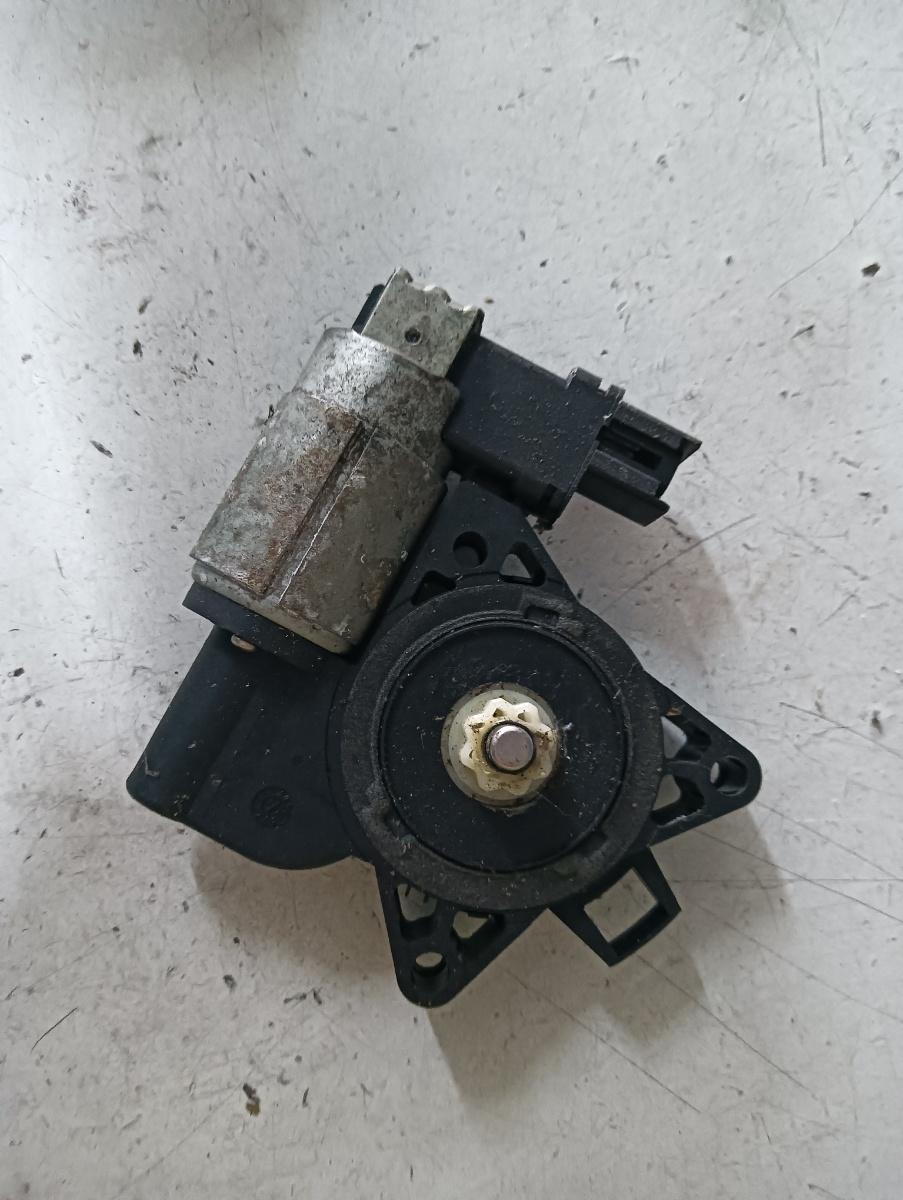 Motoras macara geam stanga fata MAZDA  6 2005>
