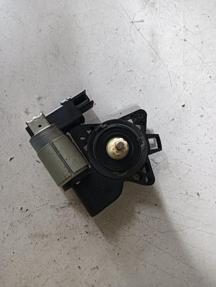 Motoras macara geam dreapta spate MAZDA  6 2005>