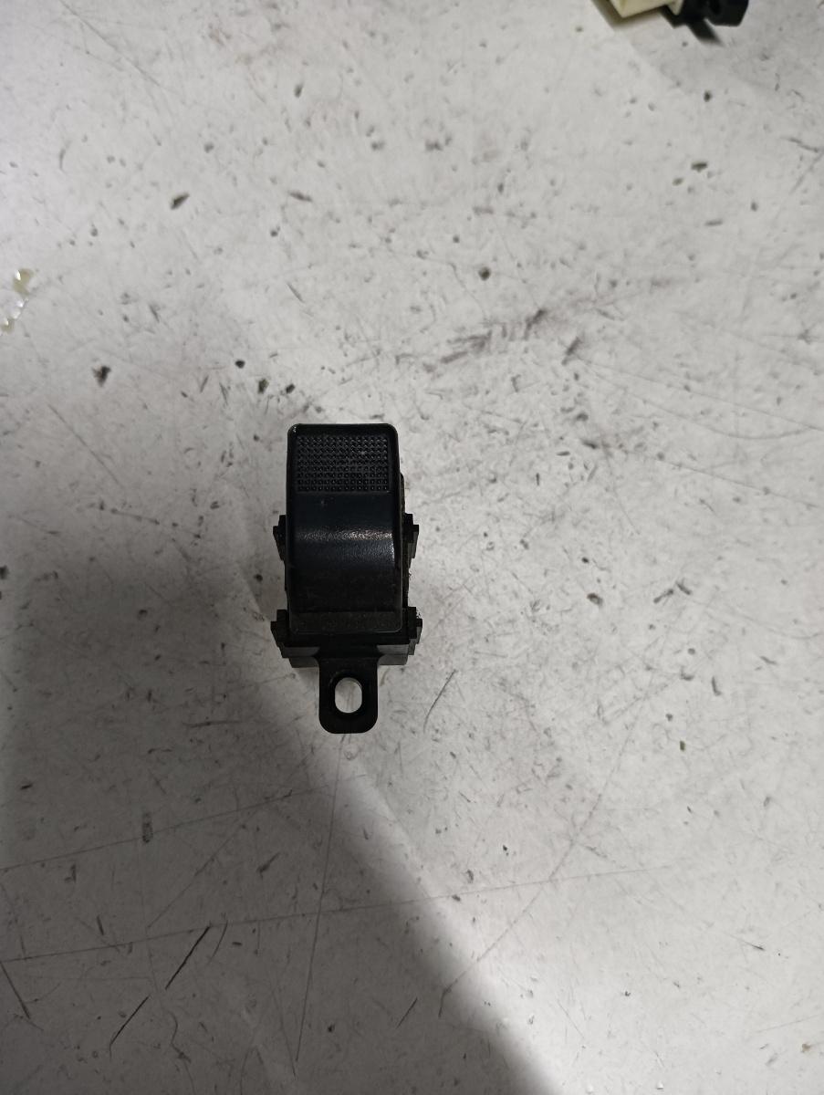 Butoane geamuri electrice dreapta spate  6 2005>
