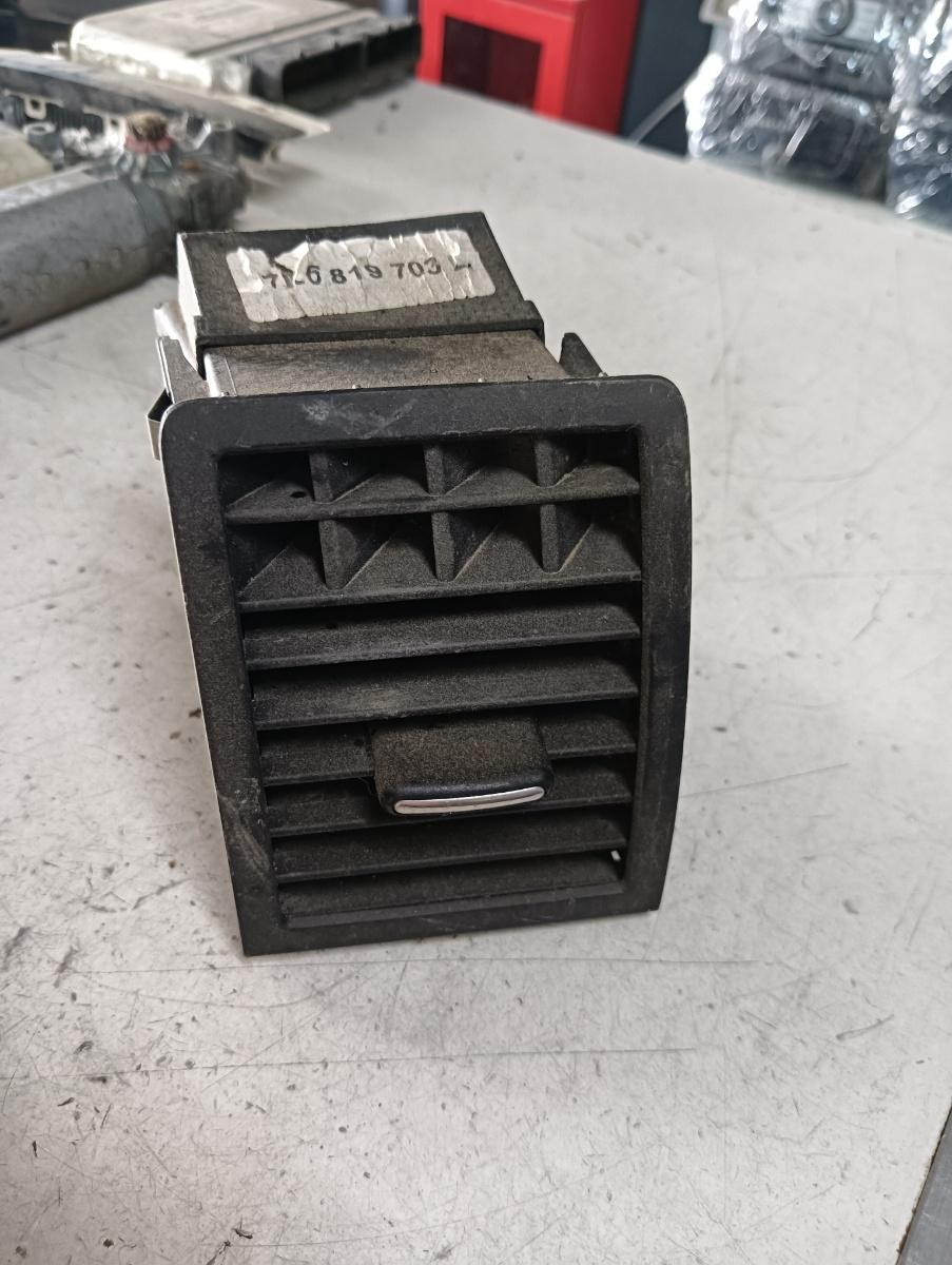 Guri ventilatie stanga fata VOLKSWAGEN TOUAREG (7LA, 7L6, 7L7) [ 2002 - 2013 ] OEM 7l6819703l