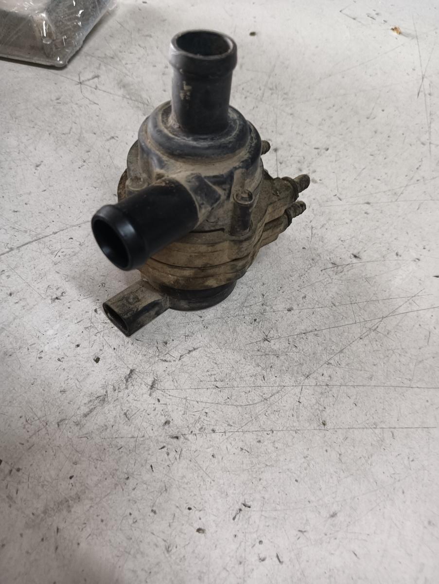 Pompa de apa/lichid de racire electrica auxiliara VOLKSWAGEN TOUAREG 7LA, 7L6, 7L7 2002 - 2013 V6 TDI CASA, CASC