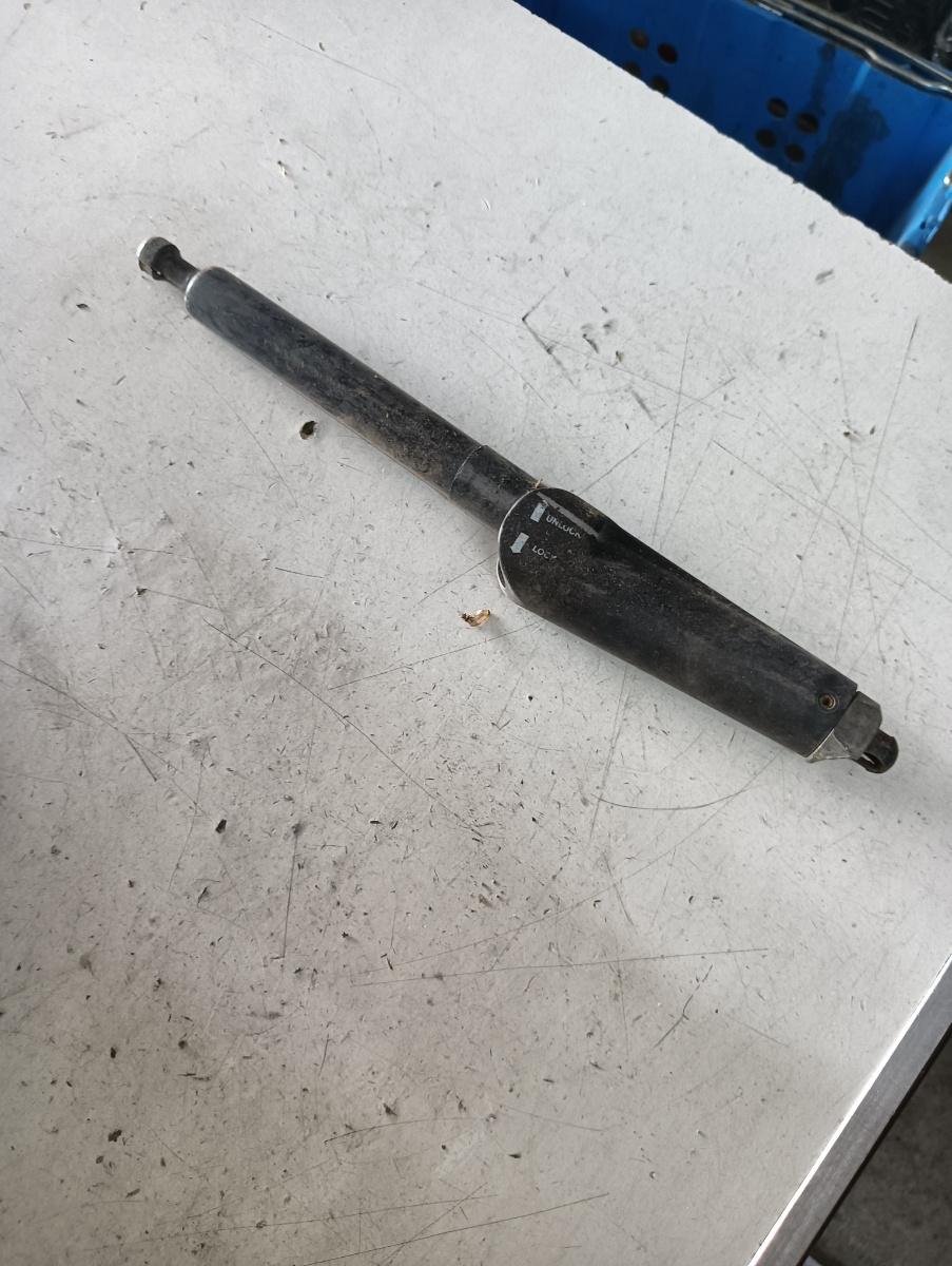Panou/Suport roata de rezerva VOLKSWAGEN TOUAREG 7LA, 7L6, 7L7 2002 - 2013 – foto 2