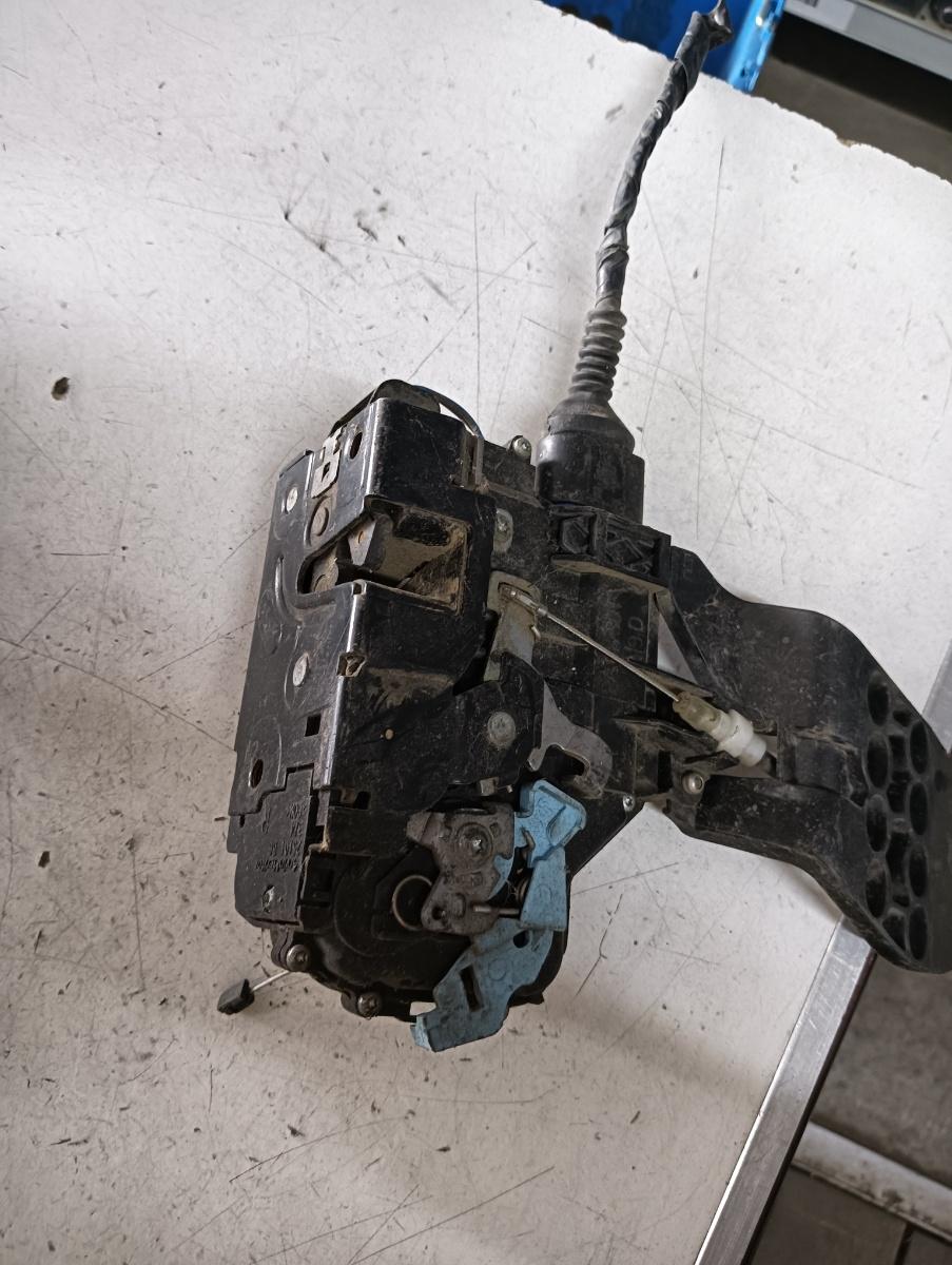 Broasca usa dreapta fata VOLKSWAGEN TOUAREG (7LA, 7L6, 7L7) [ 2002 - 2013 ] OEM 3d1837016ac – foto 2