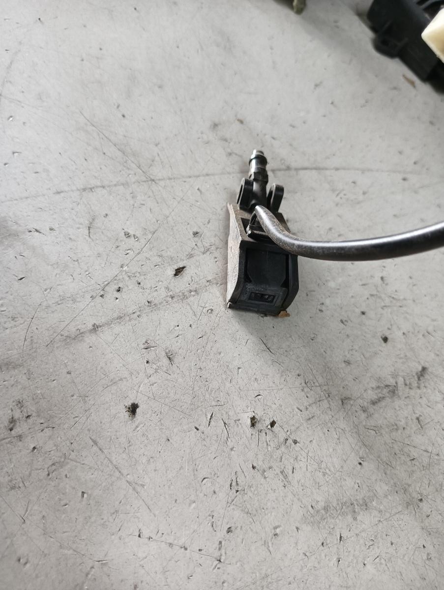 Spalator parbriz  VOLKSWAGEN TOUAREG (7LA, 7L6, 7L7) [ 2002 - 2013 ]