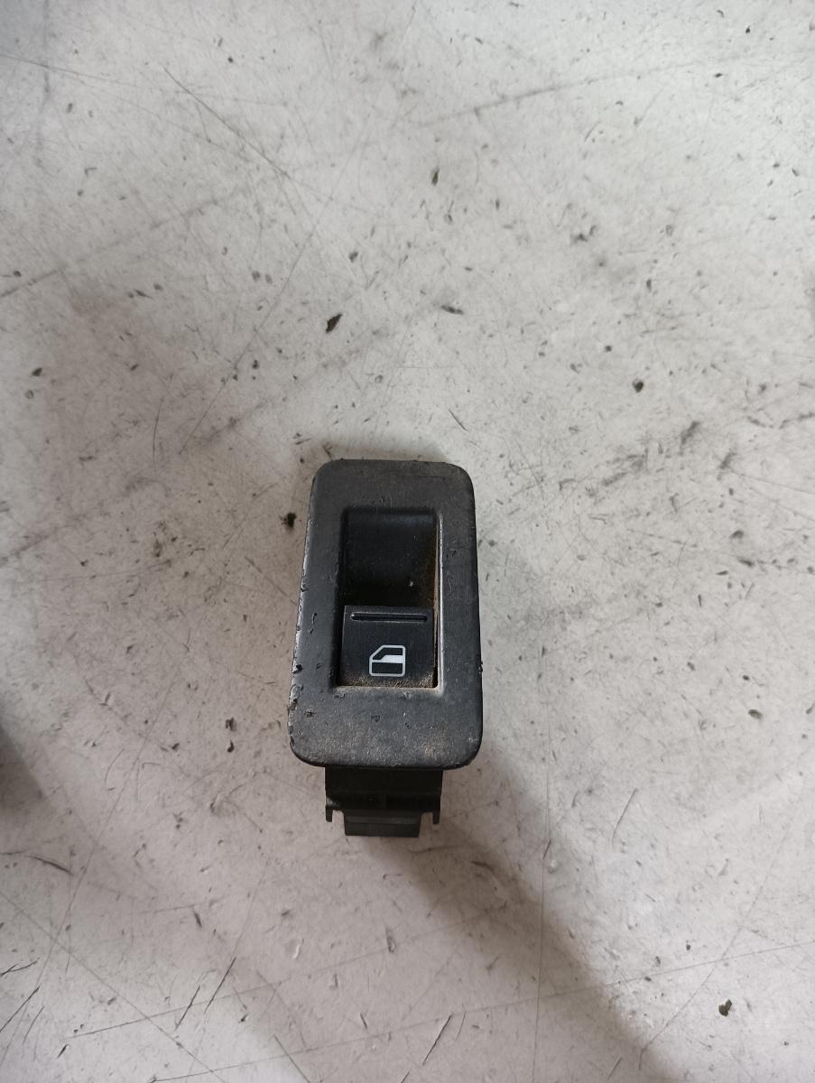 Buton geam electric stanga spate VOLKSWAGEN TOUAREG (7LA, 7L6, 7L7) [ 2002 - 2013 ]