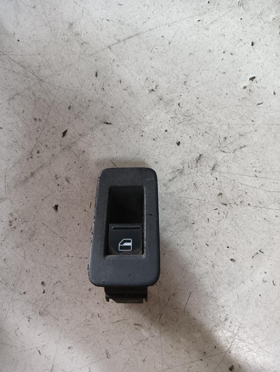 Buton geam electric dreapta fata VOLKSWAGEN TOUAREG (7LA, 7L6, 7L7) [ 2002 - 2013 ]