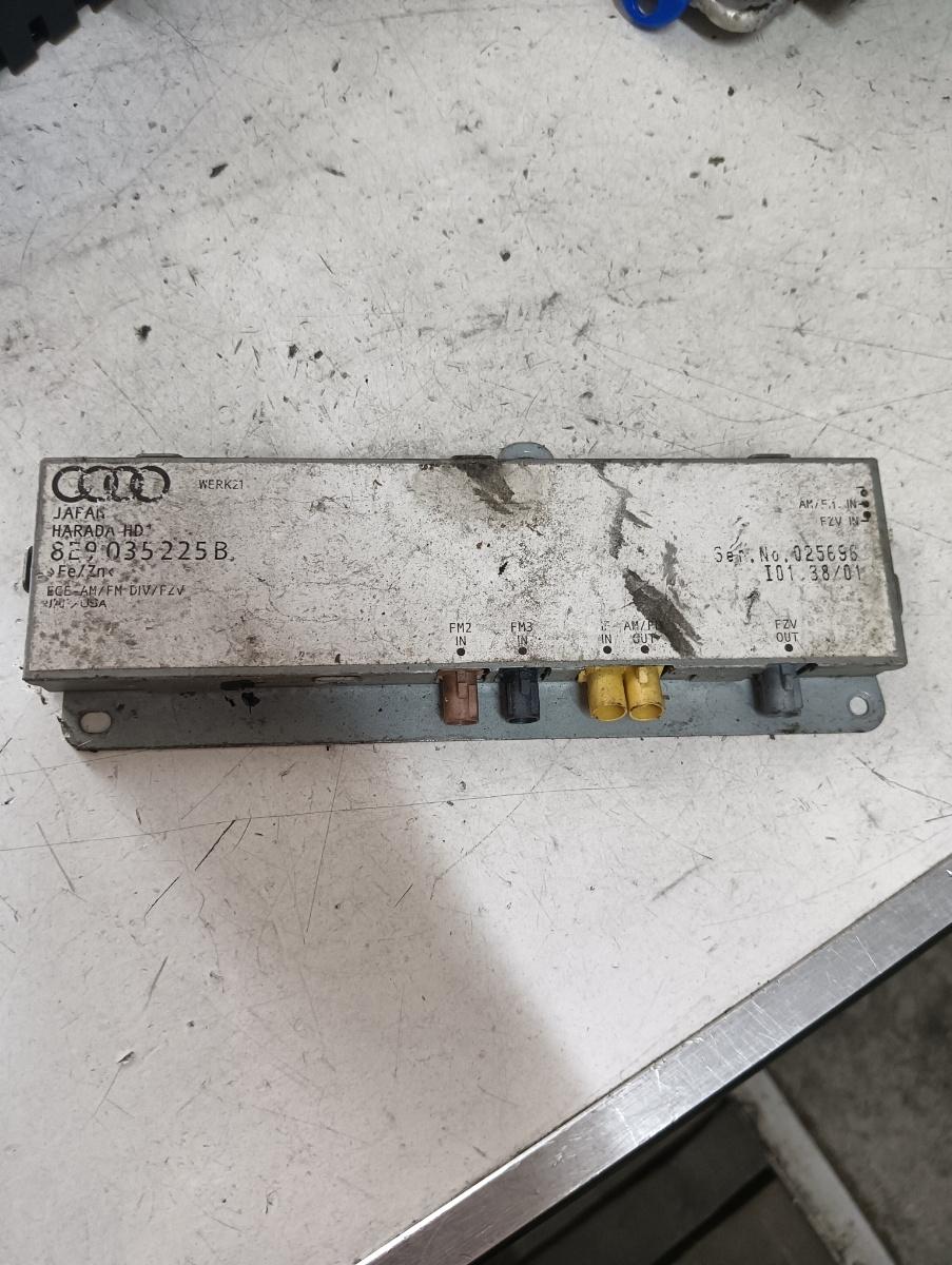 Amplificator antena  AUDI A4 II (8E2, B6) [ 2000 - 2005 ] OEM 8e9035225b