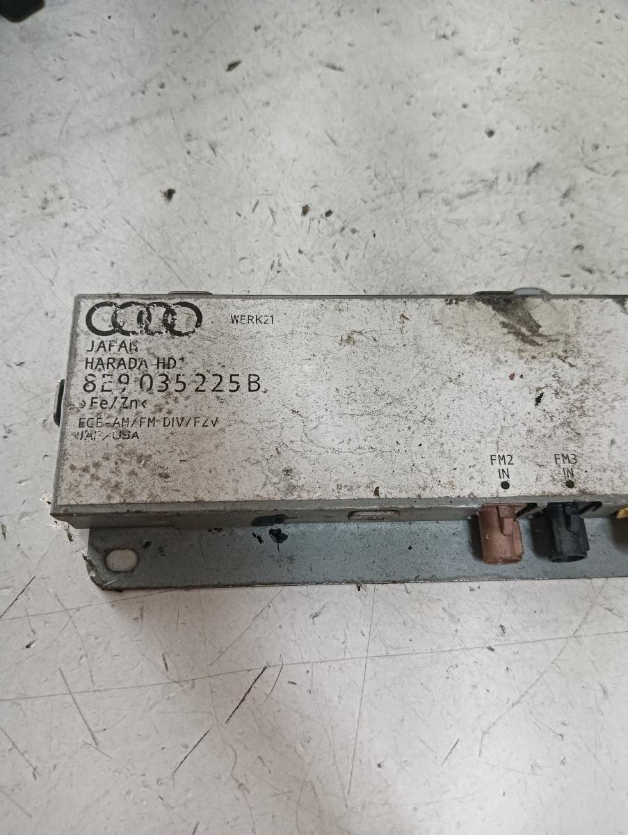 Amplificator antena  AUDI A4 II (8E2, B6) [ 2000 - 2005 ] OEM 8e9035225b – foto 2
