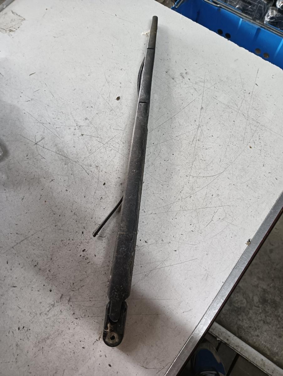 Brat stergatoare haion TOYOTA AVENSIS (_T25_) [ 2003 - 2008 ]