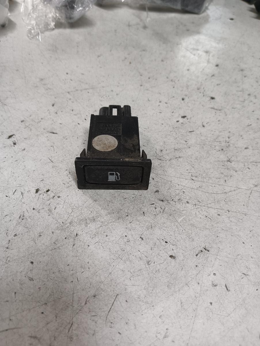 Buton deschidere rezervor  TOYOTA AVENSIS (_T25_) [ 2003 - 2008 ]
