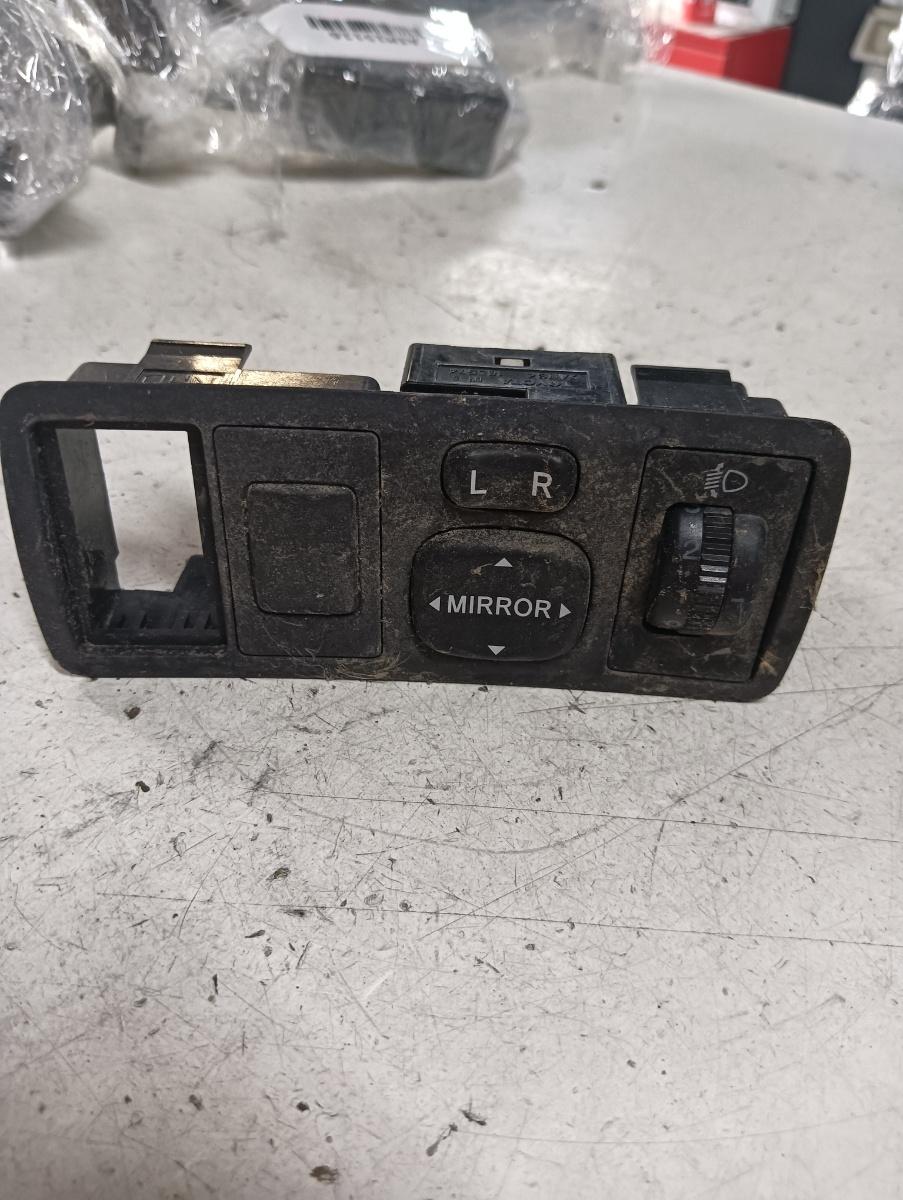 Buton reglaj oglinzi TOYOTA AVENSIS (_T25_) [ 2003 - 2008 ]