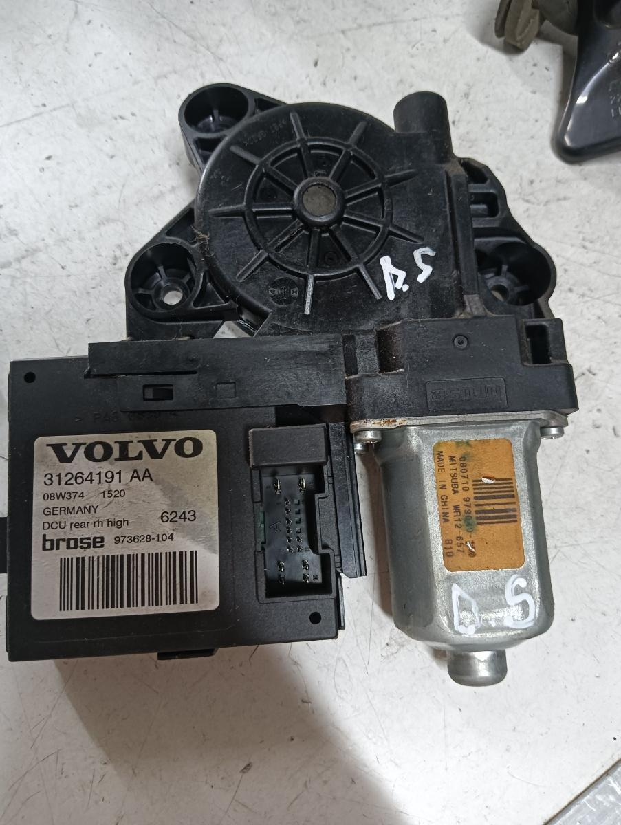 Motoras geam pivotant dreapta spate VOLVO V50 MW, 545 2003 - 2012 31264191aa