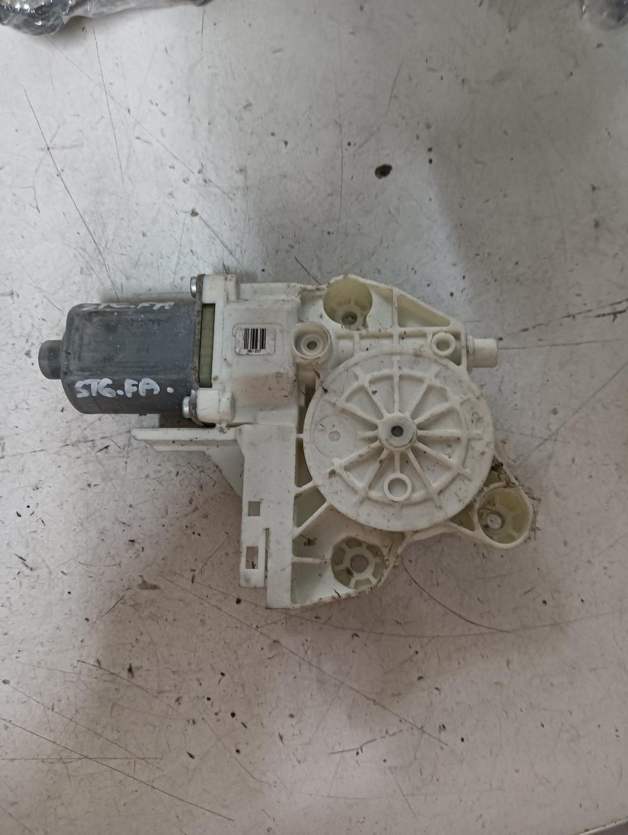 Motoras macara geam stanga fata FORD FOCUS II (DA_, HCP, DP) [ 2004 - 2013 ] OEM 4m5t14a389