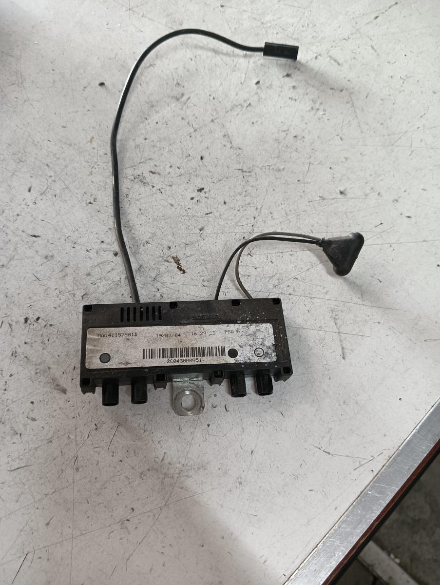 Amplificator antena  PEUGEOT 407 (6D_) [ 2004 - > ] OEM 41157801d