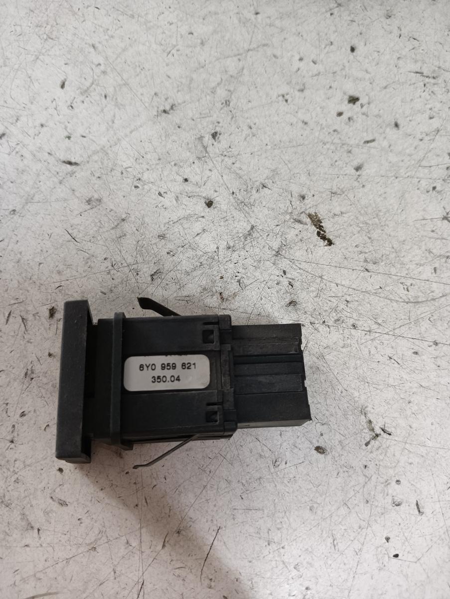 Buton dezaburire  SKODA FABIA (6Y2) [ 1999 - 2008 ] OEM 6q0959621 – foto 2