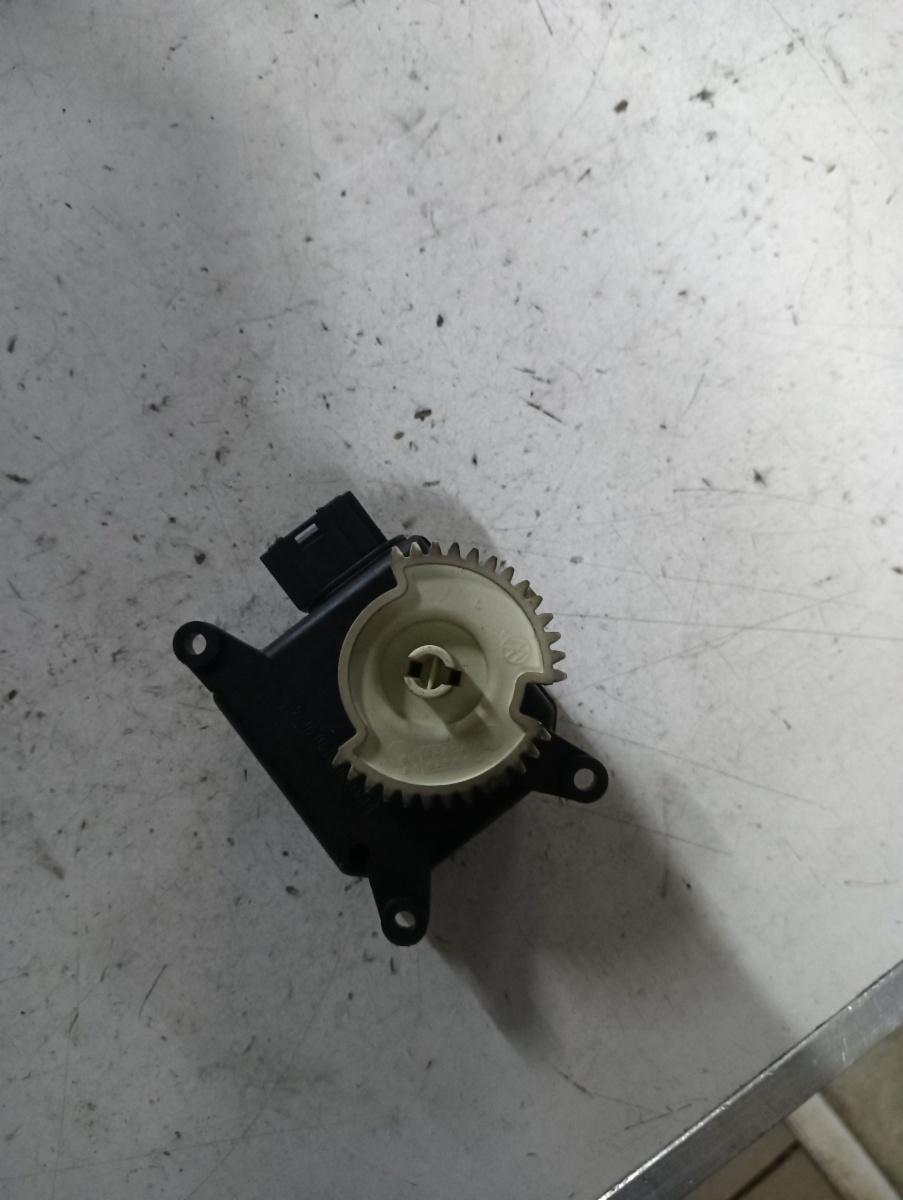Motoras aeroterma  SKODA FABIA (6Y2) [ 1999 - 2008 ] OEM 309368300ce – foto 2