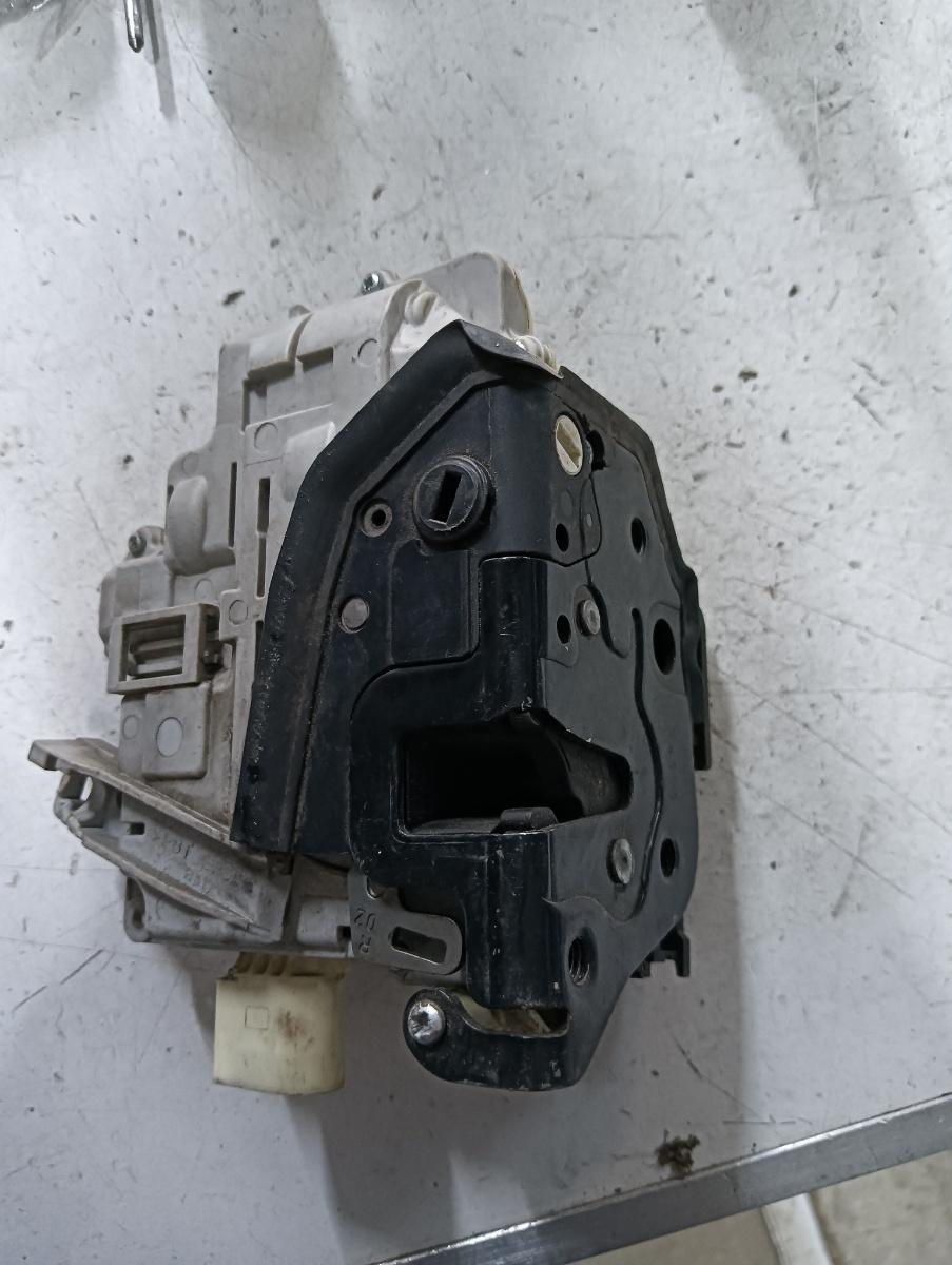 Motoras geam pivotant dreapta spate VOLKSWAGEN PASSAT Estate (3B5) [ 1997 - 2001 ] – foto 2