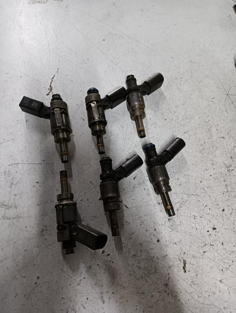 Set injectoare combustibil AUDI A6/S6 III Saloon (4F2, C6) [ 2004 - 2011 ] FSI quattro (AUK, BKH) 188KW|255HP