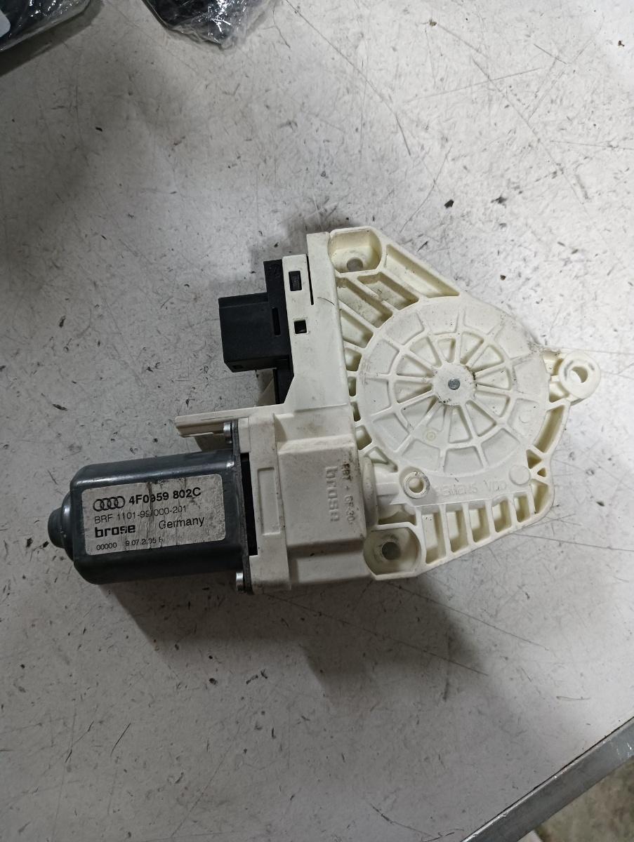 Motoras geam pivotant dreapta spate AUDI A6/S6 III Saloon (4F2, C6) [ 2004 - 2011 ] OEM 4f0959802c