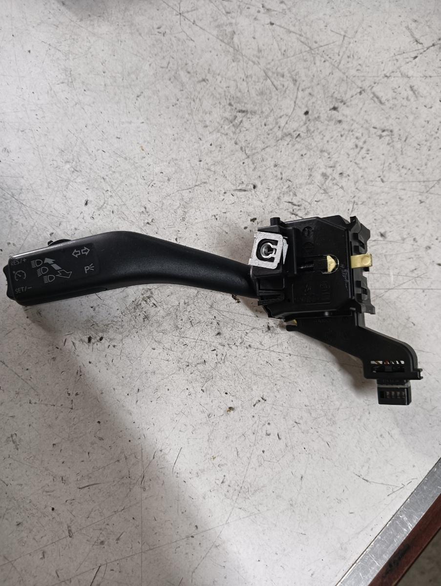 Maneta semnalizare SKODA OCTAVIA II Combi (1Z5) [ 2004 - 2013 ] OEM 1k0953513g