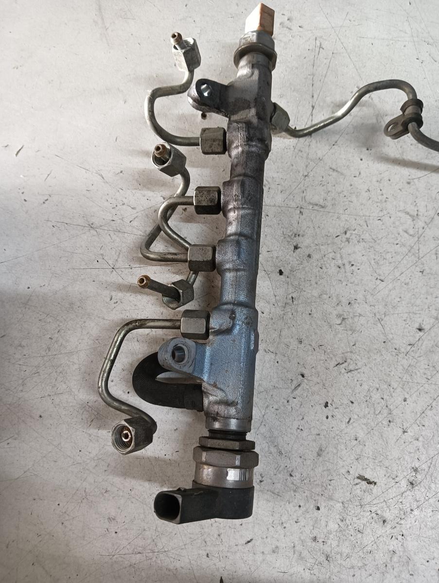 Rampa injectoare VOLKSWAGEN TOURAN (1T3) [ 2010 - 2015 ] TDI (CFHF, CLCA) 81KW|110HP – foto 2