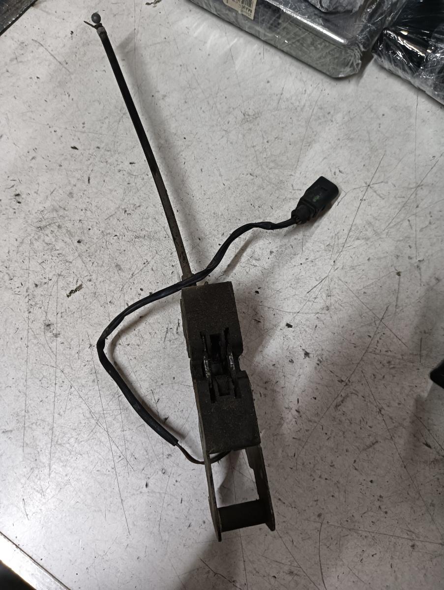 Incuietoare capota  SKODA OCTAVIA II Combi (1Z5) [ 2004 - 2013 ]