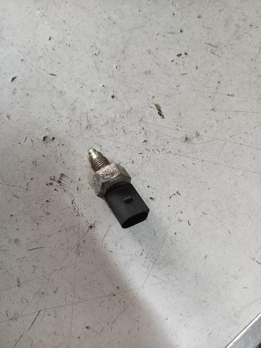 Senzor temperatura combustibil SKODA OCTAVIA II Combi (1Z5) [ 2004 - 2013 ]