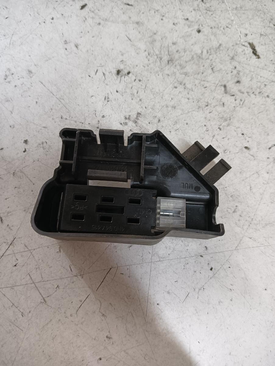Lampa interior dreapta fata AUDI A8 III (4H2, 4H8, 4HC, 4HL) [ 2009 - 2018 ] – foto 2