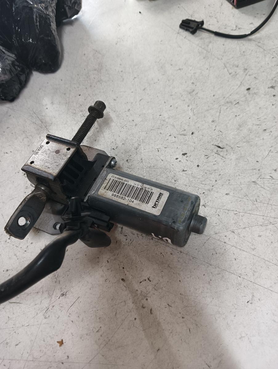 Motoras scaun dreapta fata AUDI A8 III (4H2, 4H8, 4HC, 4HL) [ 2009 - 2018 ] OEM 988582104 – foto 2