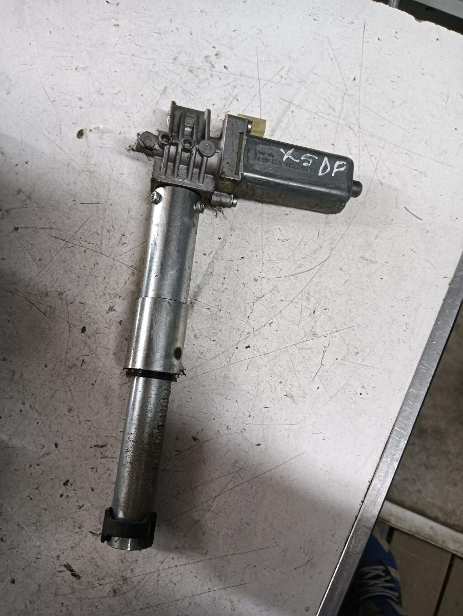 Motoras scaun dreapta fata BMW X5 II (E70) [ 2006 - 2013 ] OEM 8321087