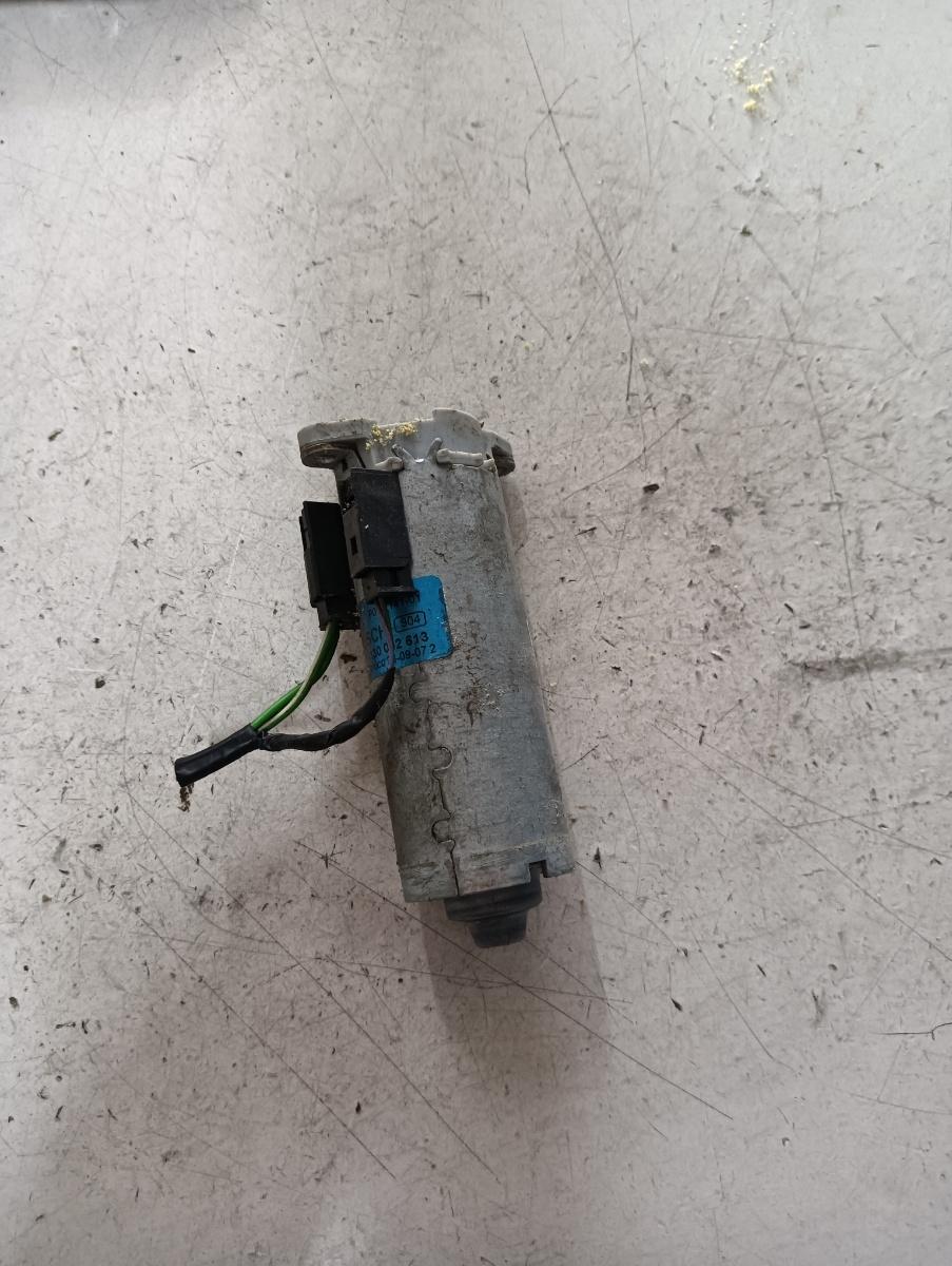 Motoras scaun stanga fata BMW X5 II (E70) [ 2006 - 2013 ] OEM 0130002613