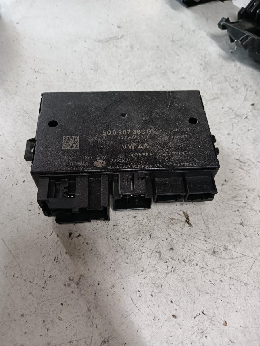 Modul carlig tractare  VOLKSWAGEN (SVW) PASSAT (B8) [ 2016 - > ] OEM 5q0907383g