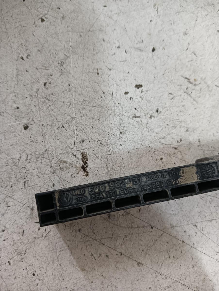 Antena keyless  VOLKSWAGEN (SVW) PASSAT (B8) [ 2016 - > ] OEM 5q0962131