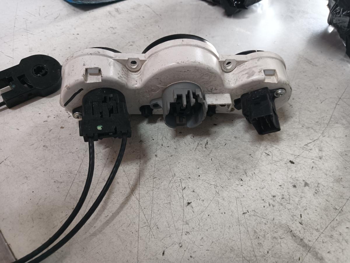 Climatizare  FORD FOCUS Hatchback  (DAW, DBW) [ 1998 - 2007 ] – foto 2