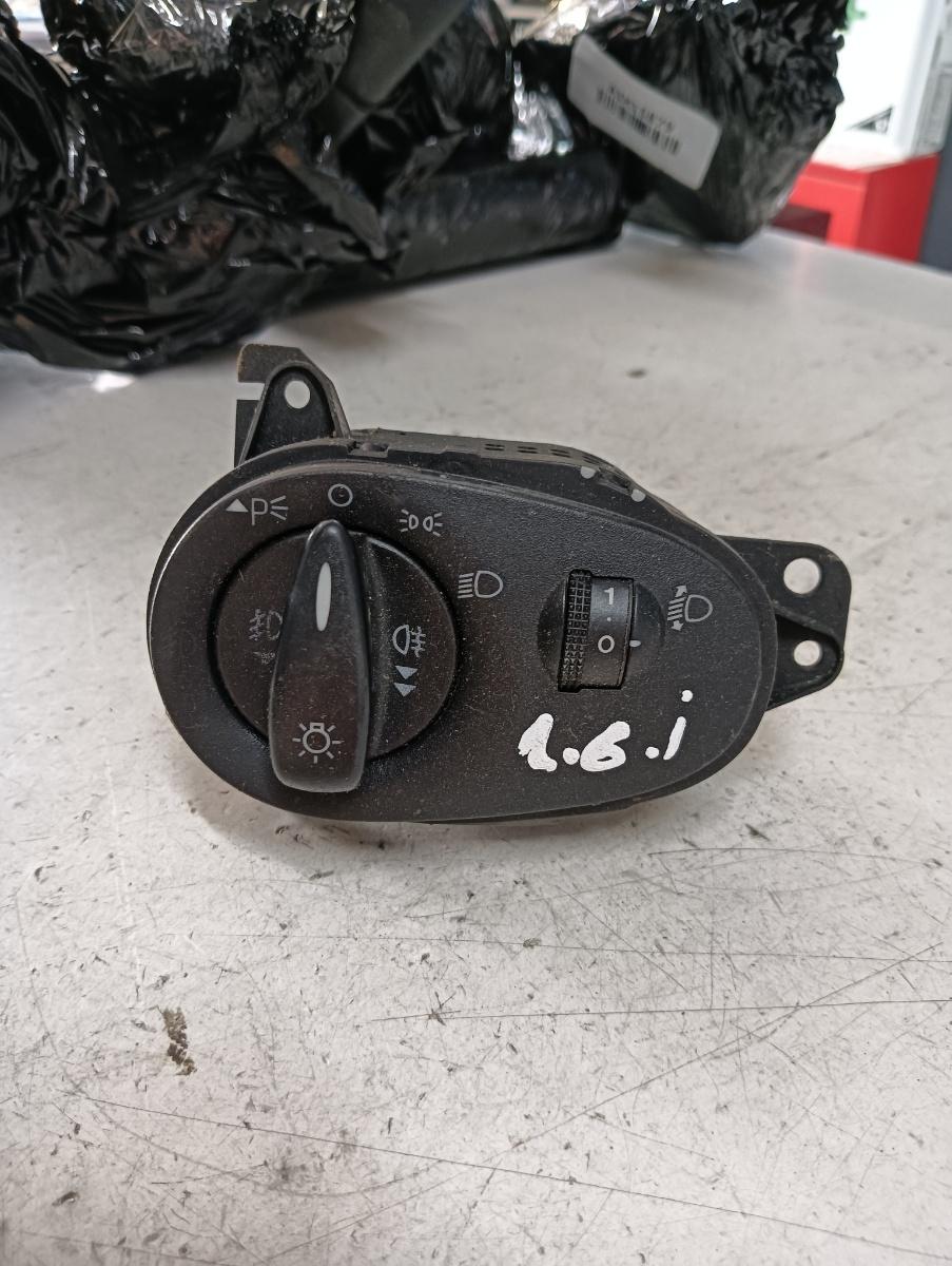 Bloc lumini FORD FOCUS Hatchback  (DAW, DBW) [ 1998 - 2007 ] OEM 2m5t13a024ea