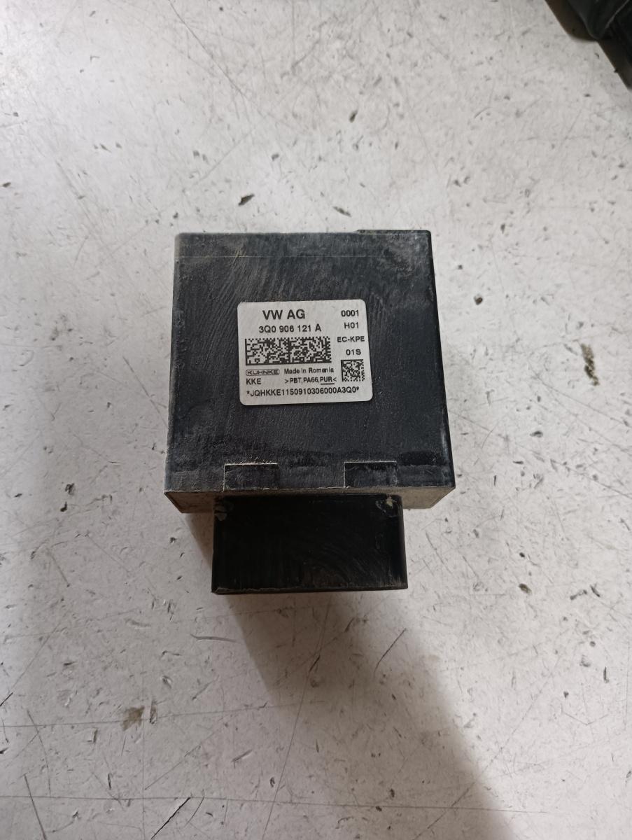 Unitate comanda pompa combustibil  VOLKSWAGEN PASSAT (3C2) [ 2005 - 2010 ] OEM 3q0906121a