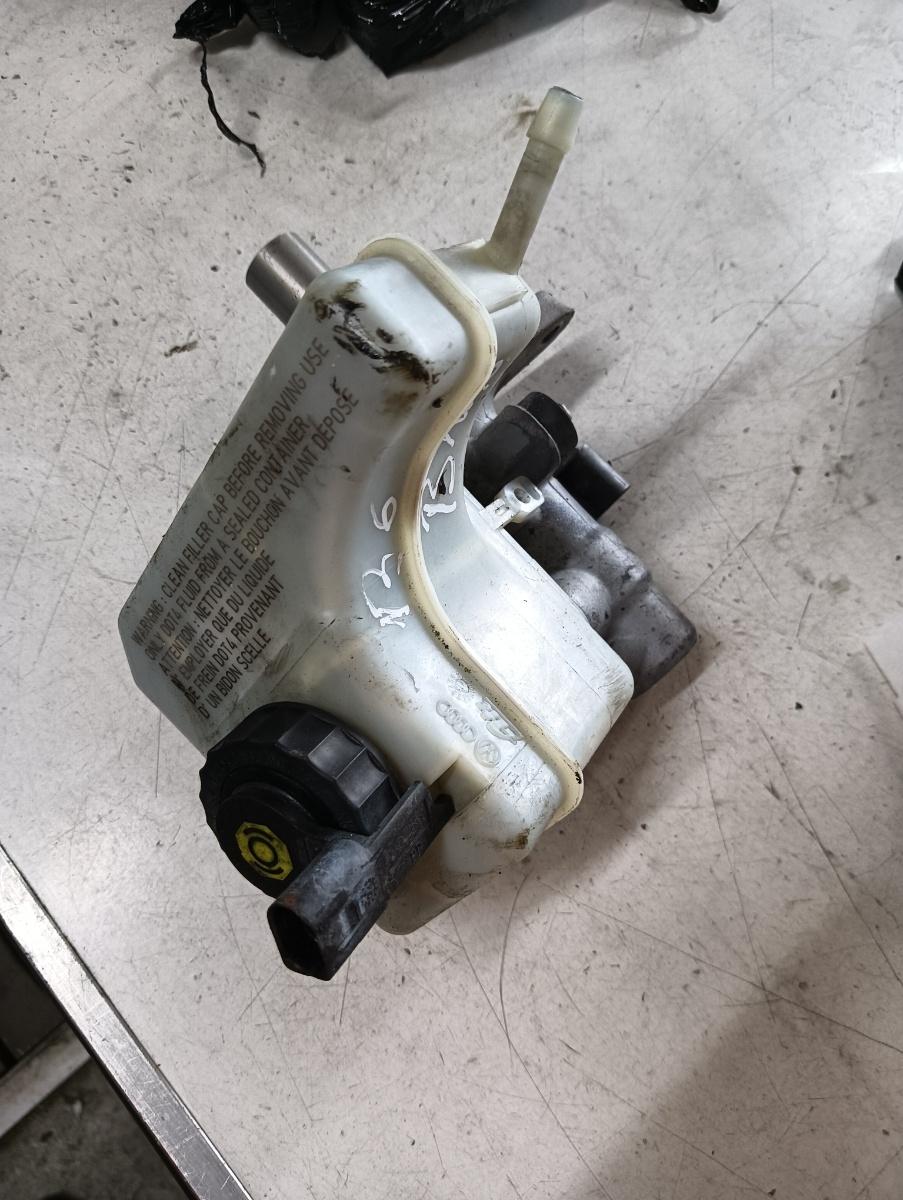 Vas lichid frana VOLKSWAGEN PASSAT (3C2) [ 2005 - 2010 ] TDI (BMP) 103KW|140HP