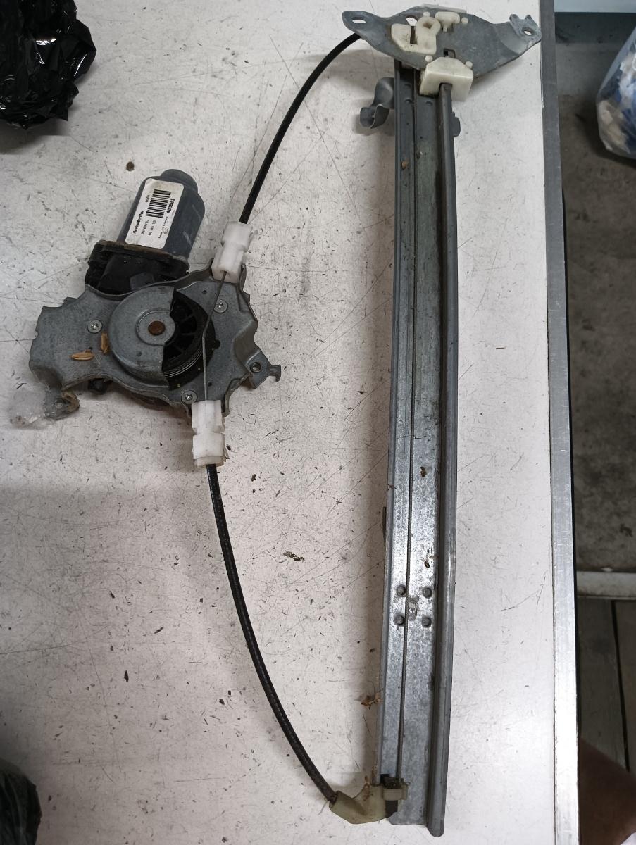 Macara geam electric  dreapta spate NISSAN PRIMERA III (P12) [ 2002 - > ]