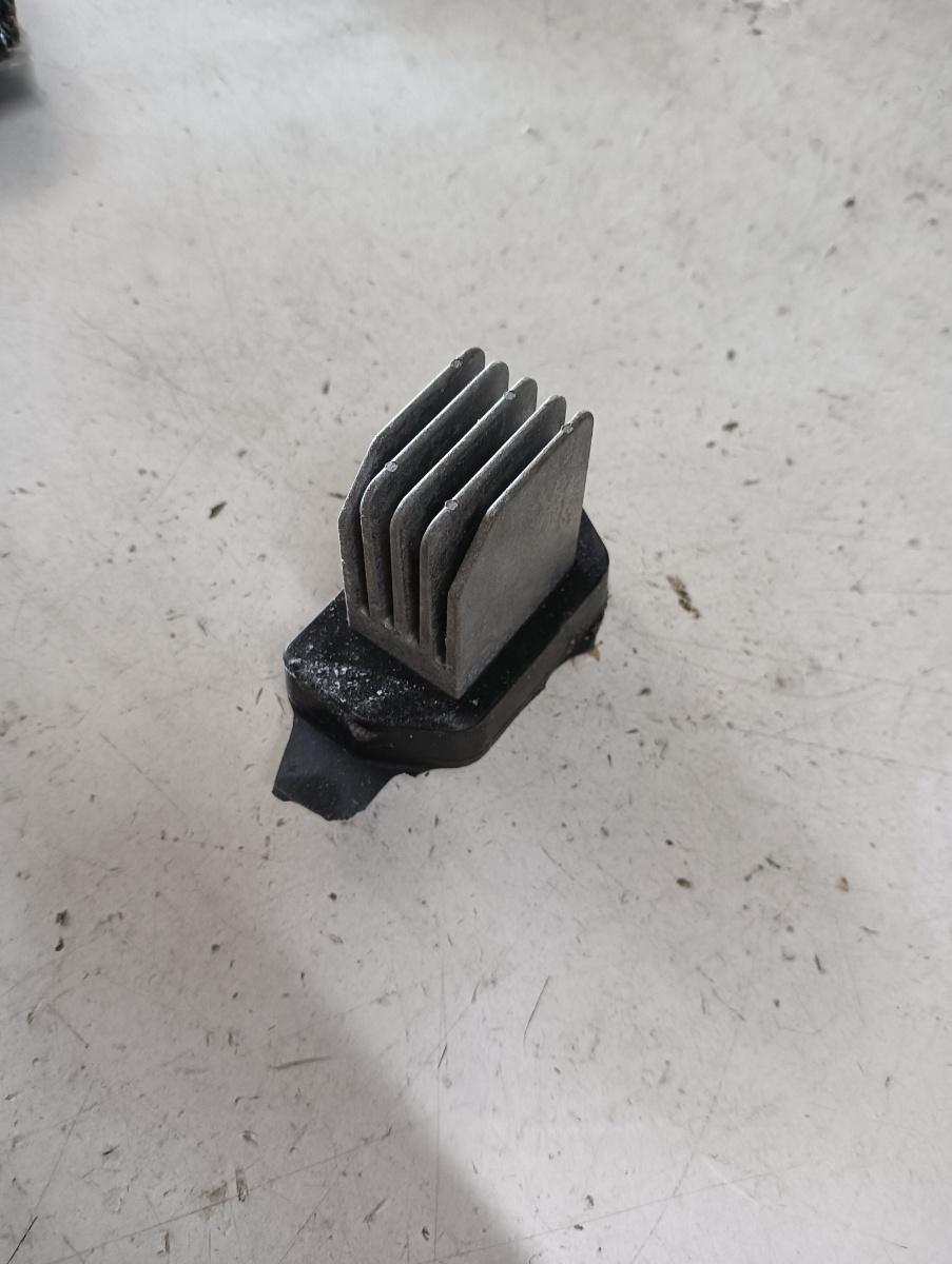 Rezistenta trepte NISSAN PRIMERA III (P12) [ 2002 - > ] OEM 70t033e19