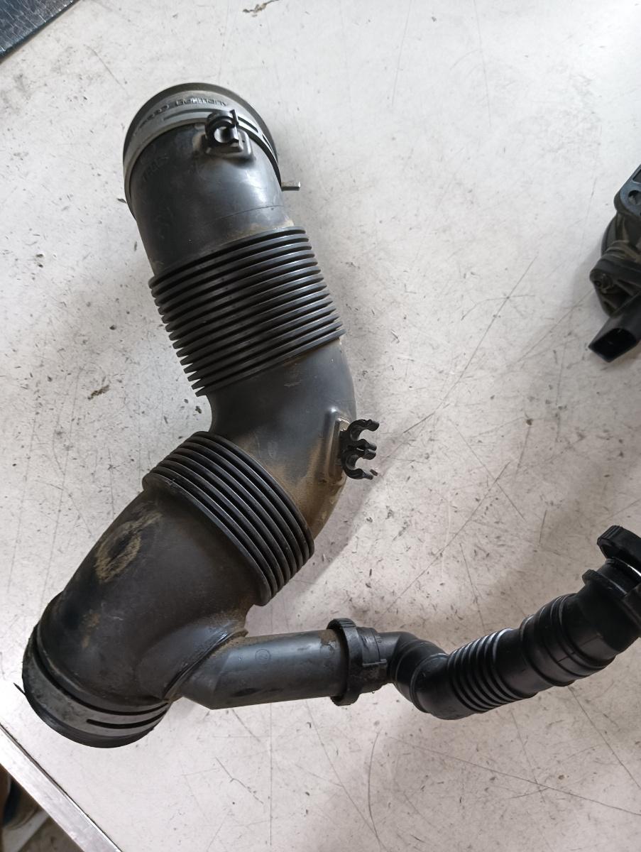 Furtun intercooler VOLKSWAGEN GOLF V Variant (1K5) [ 2007 - 2009 ] TDI (BLS, BXE) 77KW|105HP OEM 3c0129654 – foto 2