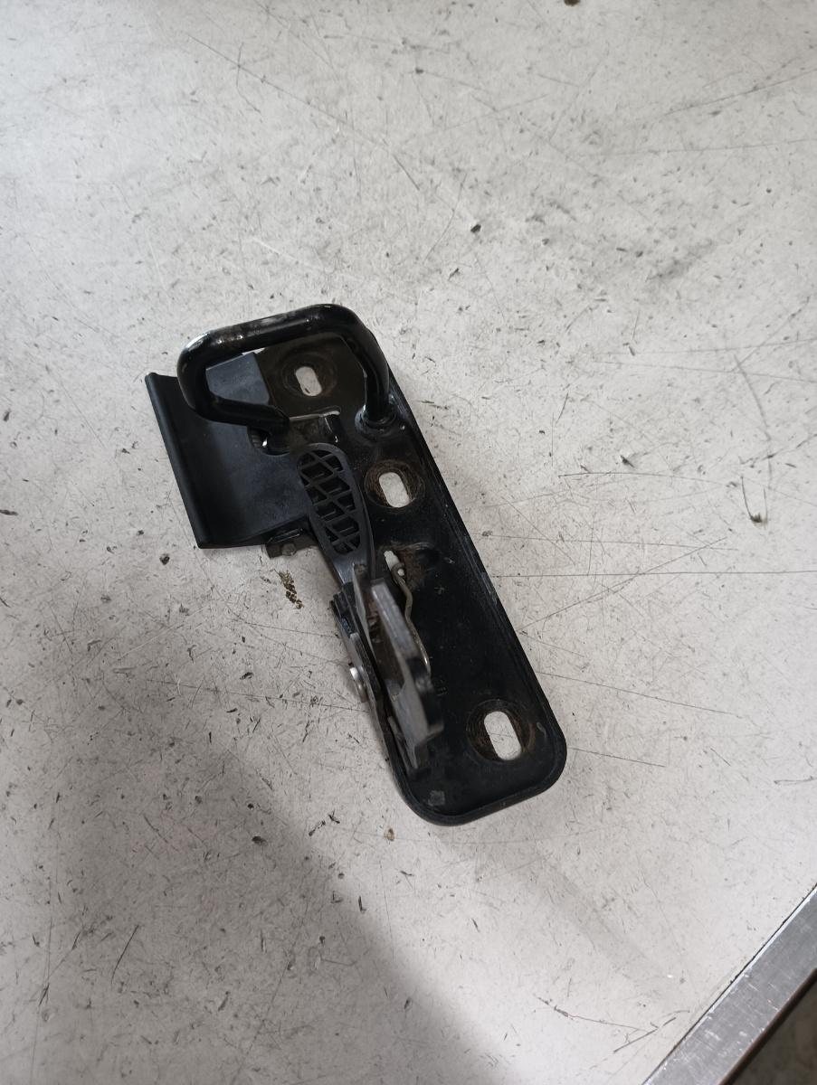 Incuietoare capota VOLKSWAGEN GOLF V Variant (1K5) [ 2007 - 2009 ]