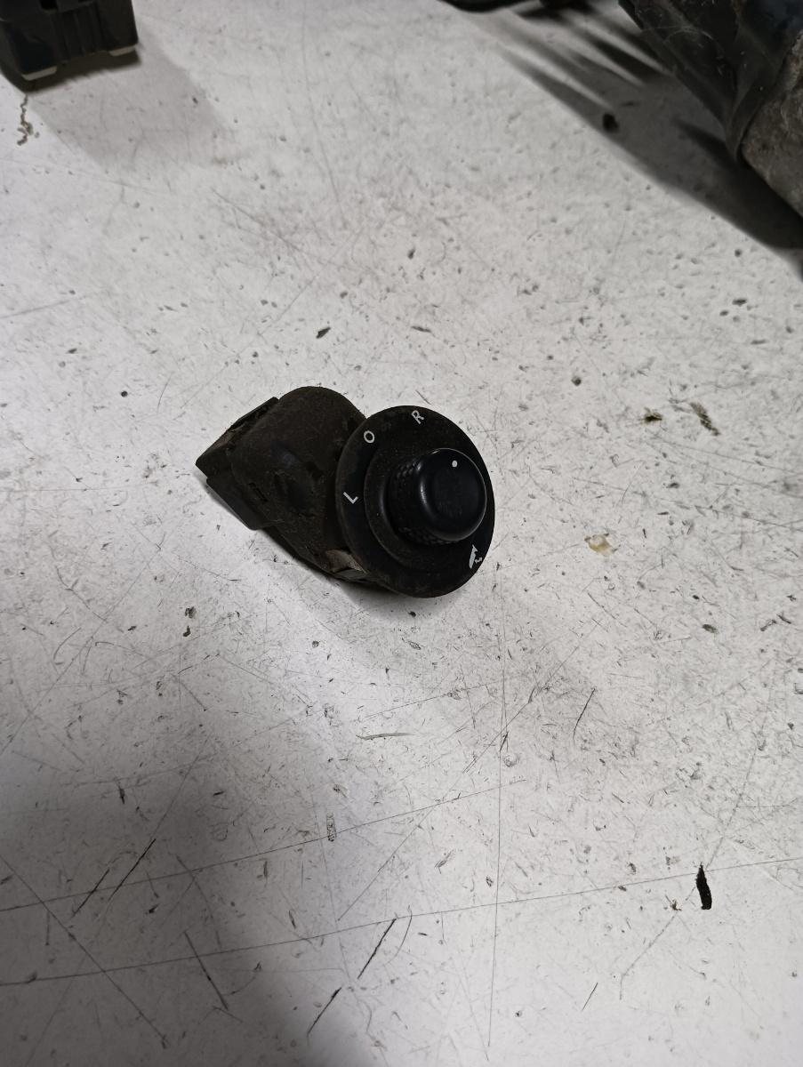 Buton reglaj oglinzi  JEEP GRAND CHEROKEE III (WH, WK) [ 2004 - 2011 ] – foto 2