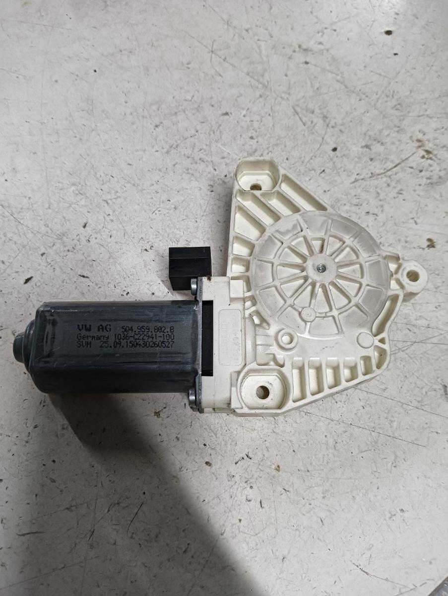 Motoras geam pivotant dreapta fata VOLKSWAGEN PASSAT 3G2 2014 - > 5q4959802b – foto 2