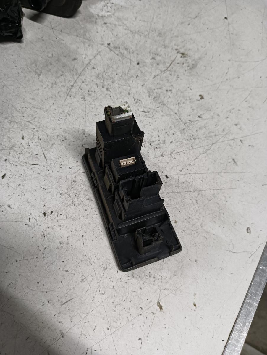 Buton reglaj faruri   MAZDA 2 2004> – foto 2