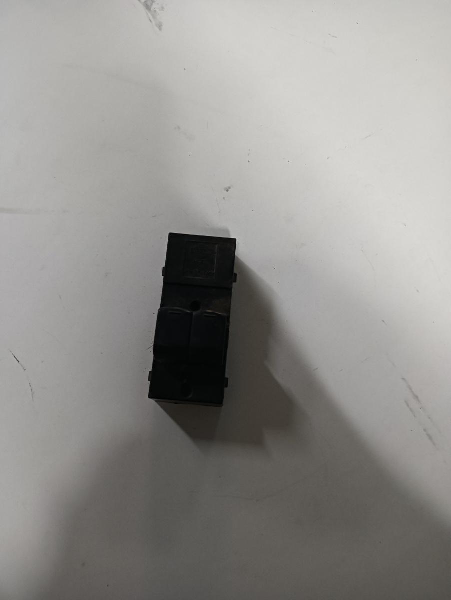 Buton geamuri electrice NISSAN MICRA III K12 2002 - 2010 stanga fata