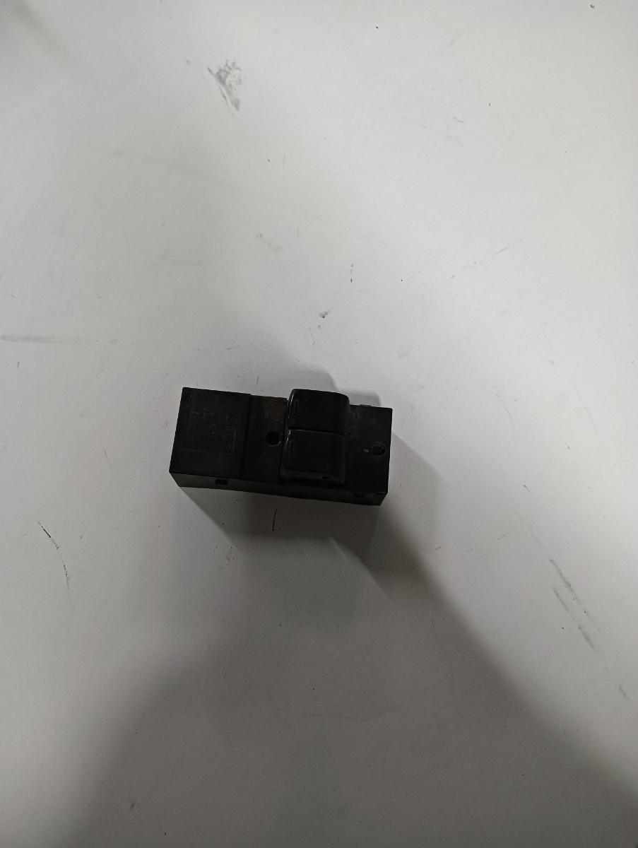 Buton geamuri electrice NISSAN MICRA III K12 2002 - 2010 stanga fata – foto 2